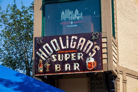 hooligan's super bar|HOOLIGAN’S .